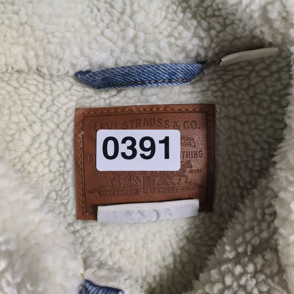 Levi’s‎ Premium Mens S Sherpa Lined Denim Trucker Jacket Blue Western Light Wash - Picture 13 of 13